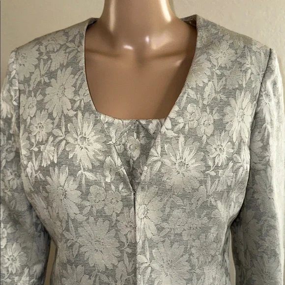 NWT Preston & York Cream and Gray Floral Dress Size 10 With a Coat Size 8. - Picture 7 of 16
